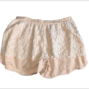 Chord Elegant Lace Shorts